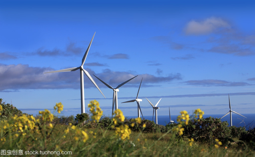 風(fēng)能驅(qū)動(dòng)未來 風(fēng)力發(fā)電機(jī)組的原理、優(yōu)勢與挑戰(zhàn)